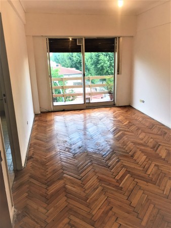 2 amb. frente con balcon  VENTA Versailles 