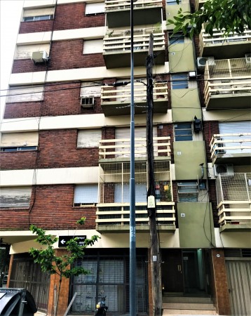 2 amb. frente con balcon  VENTA Versailles 