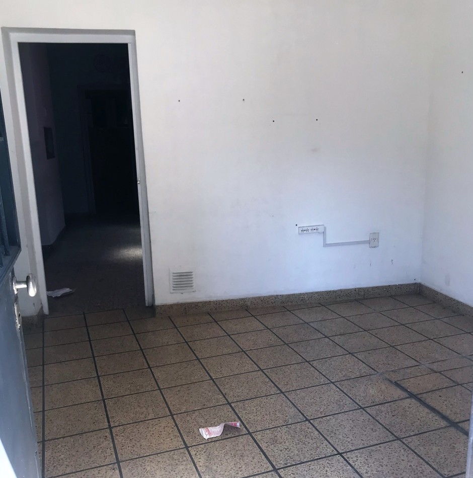 Venta  casa a refaccionar 3 amb  c/cochera y terraza versalles 