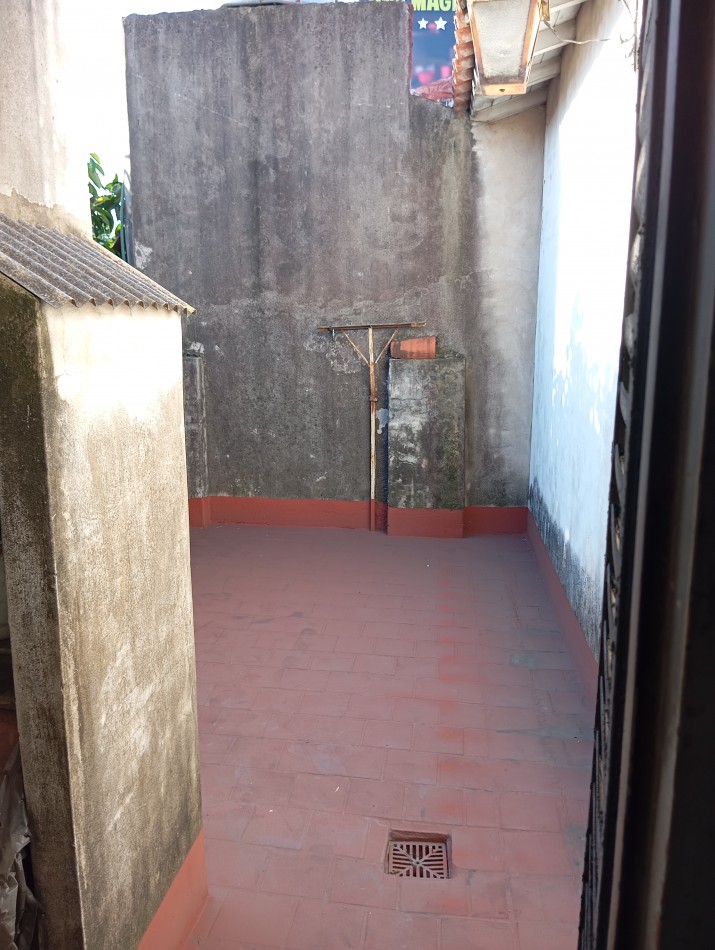 casa a refaccinar 3 amb con cochera y terraza, venta ciudadela