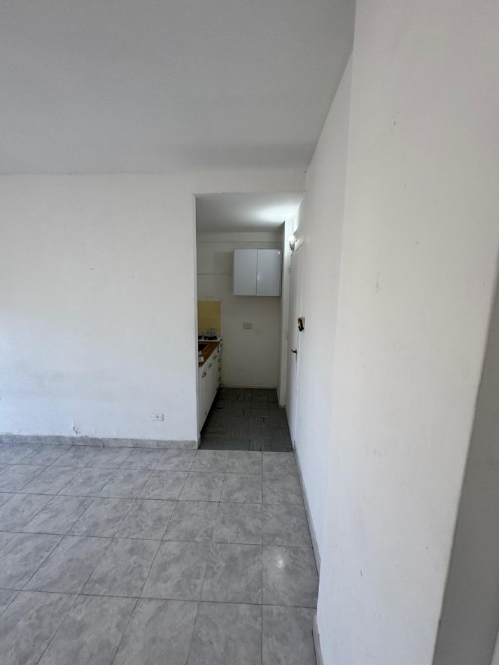 Monoambiente c/frente c/ balcon  Villa del parque Apto Profesional