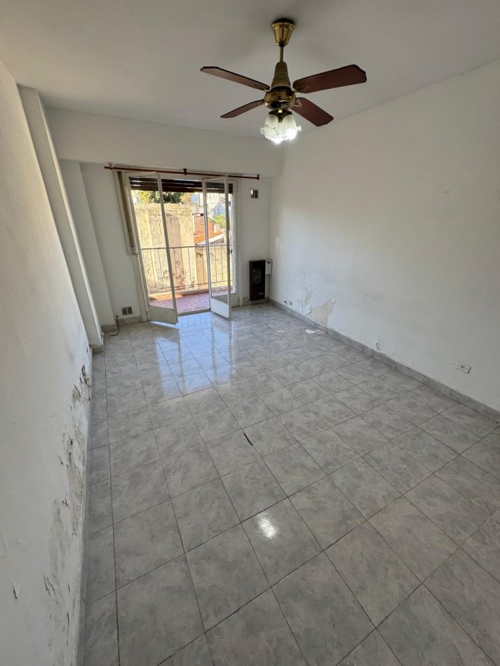 Monoambiente c/frente c/ balcon  Villa del parque Apto Profesional