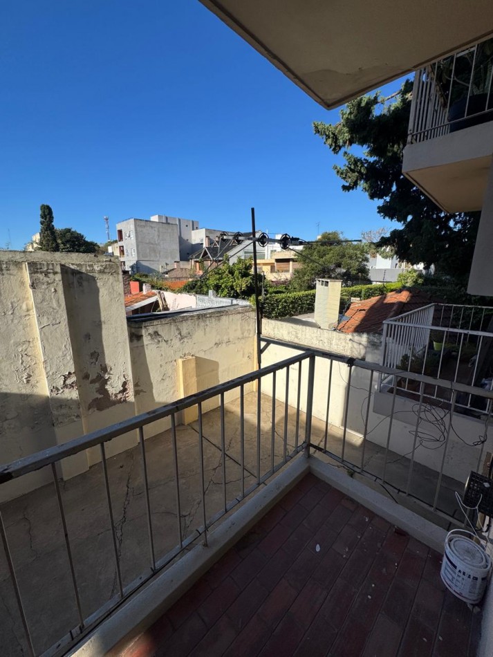 Monoambiente c/frente c/ balcon  Villa del parque Apto Profesional