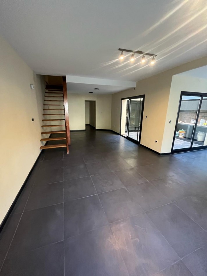 casa 5 amb cochera venta Santa Rita