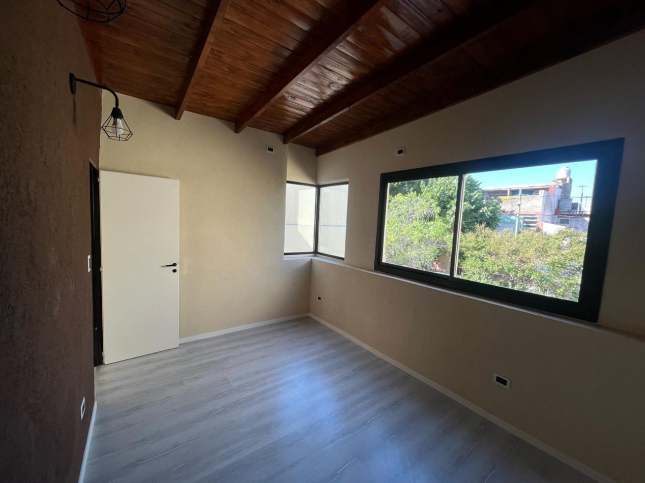 casa 5 amb cochera venta Santa Rita
