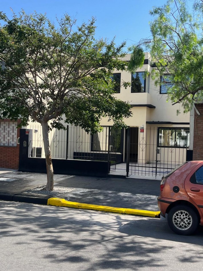 casa 5 amb cochera venta Santa Rita