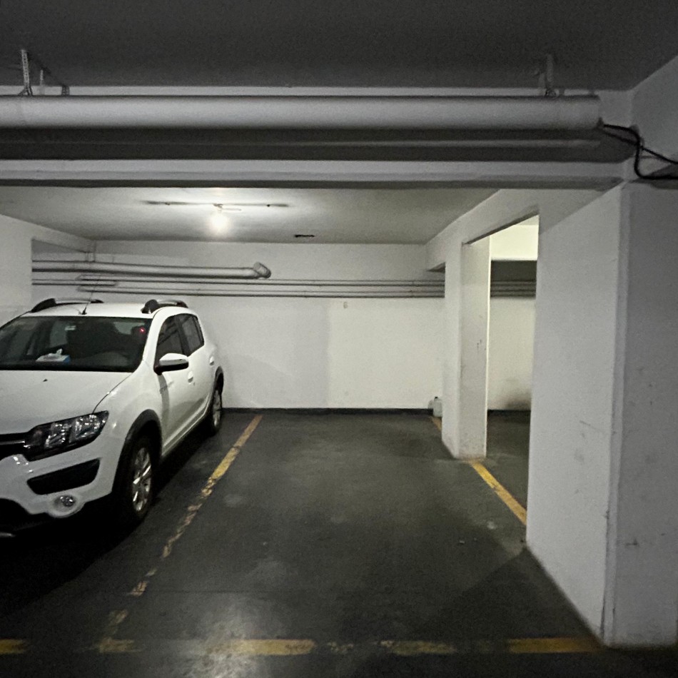 2 Amb. c/cochera Venta Flores