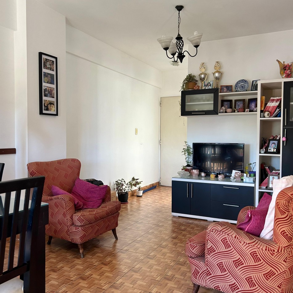 2 Amb. c/cochera Venta Flores