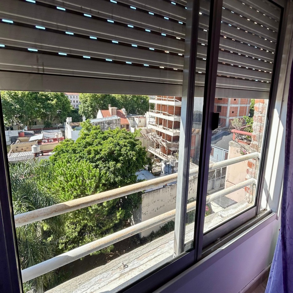 2 Amb. c/cochera Venta Flores