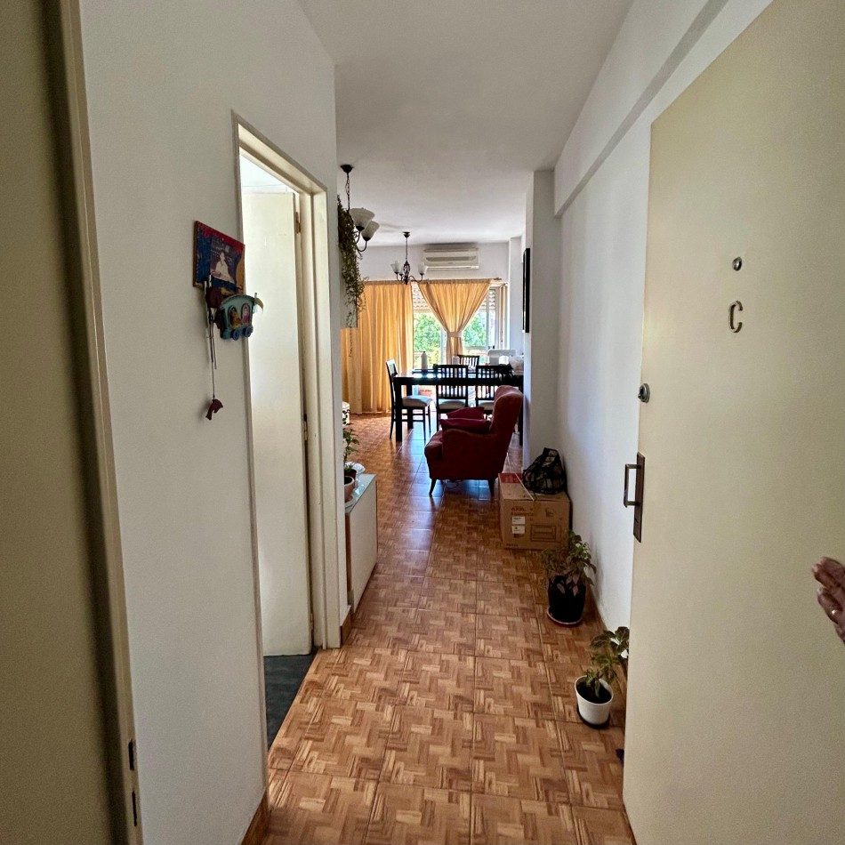 2 Amb. c/cochera Venta Flores