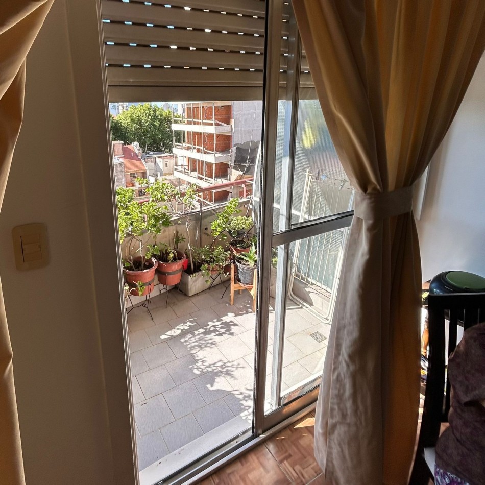 2 Amb. c/cochera Venta Flores