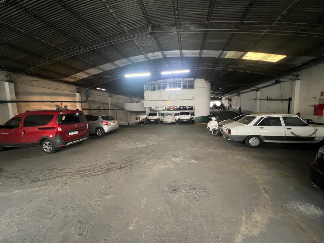 Venta de cochera cubierta en Belgrano