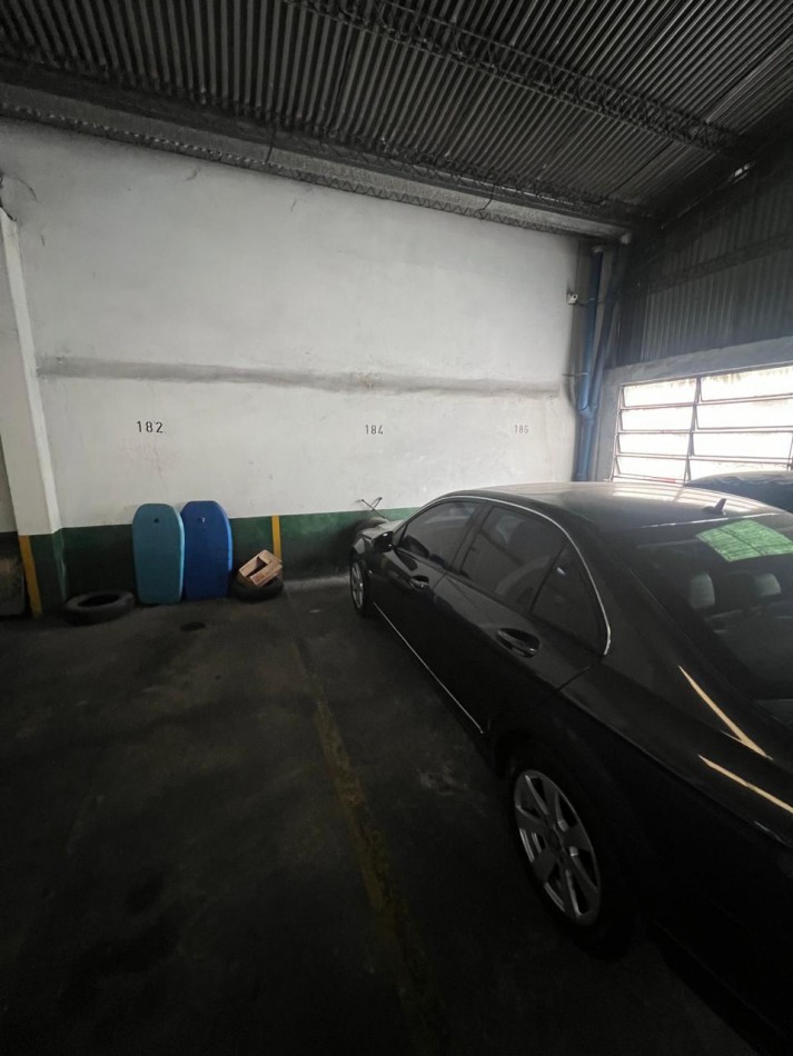 Venta de cochera cubierta en Belgrano